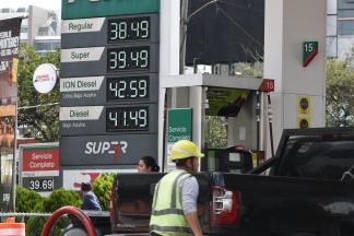 El subsidio a los combustibles entró en vigor el 1 de mayo cuando los precios mostraban una marcada tendencia al alza. Foto La Hora: archivo